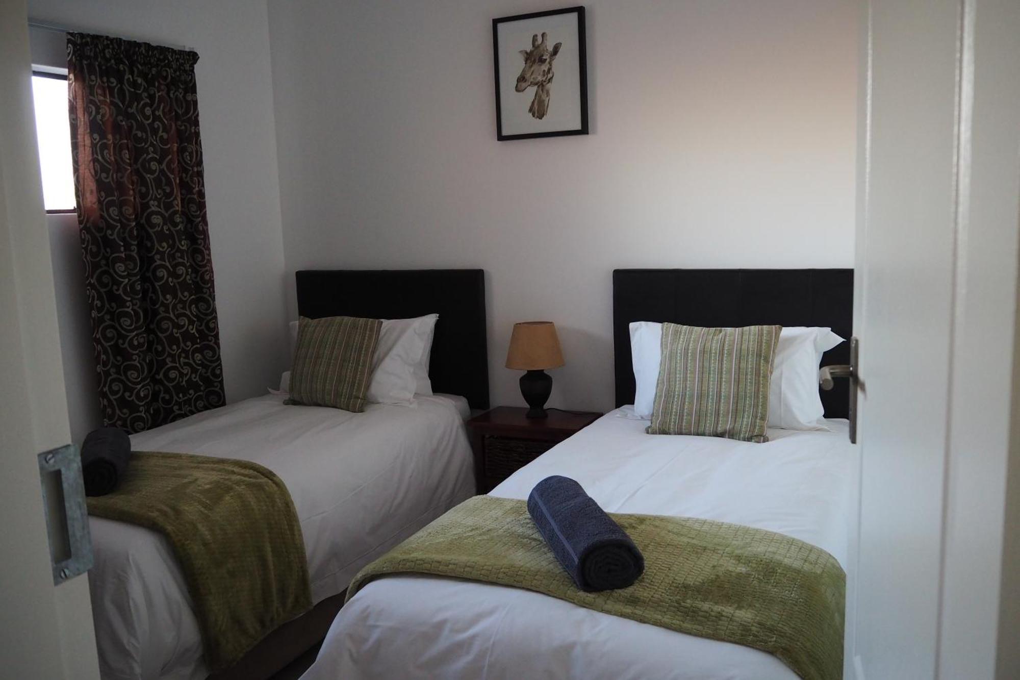 Or Tambo Self Catering Apartments, The Willows Boksburg Kültér fotó