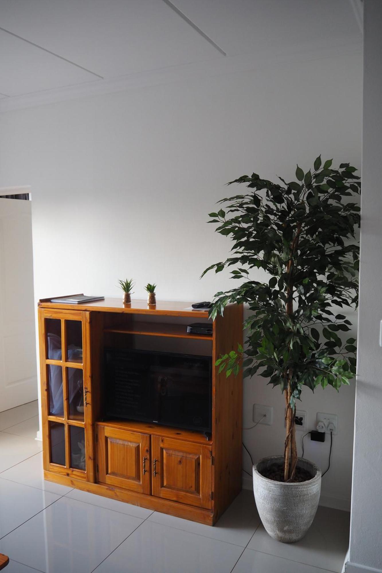Or Tambo Self Catering Apartments, The Willows Boksburg Kültér fotó