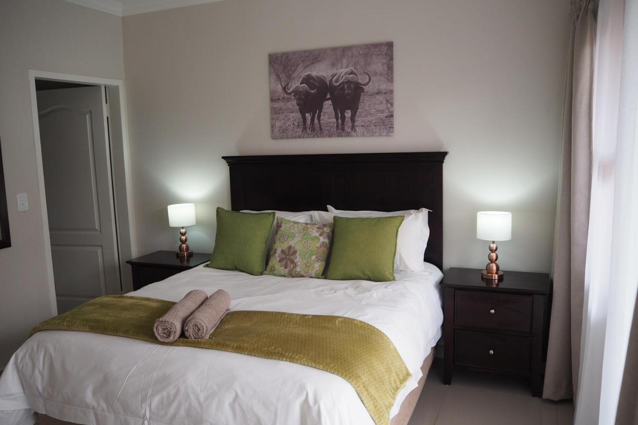 Or Tambo Self Catering Apartments, The Willows Boksburg Kültér fotó