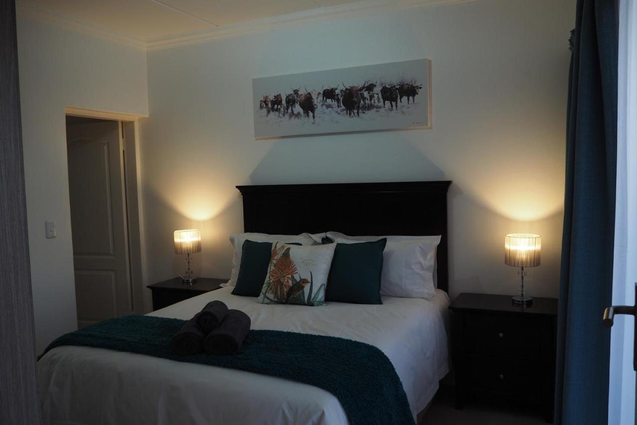 Or Tambo Self Catering Apartments, The Willows Boksburg Kültér fotó