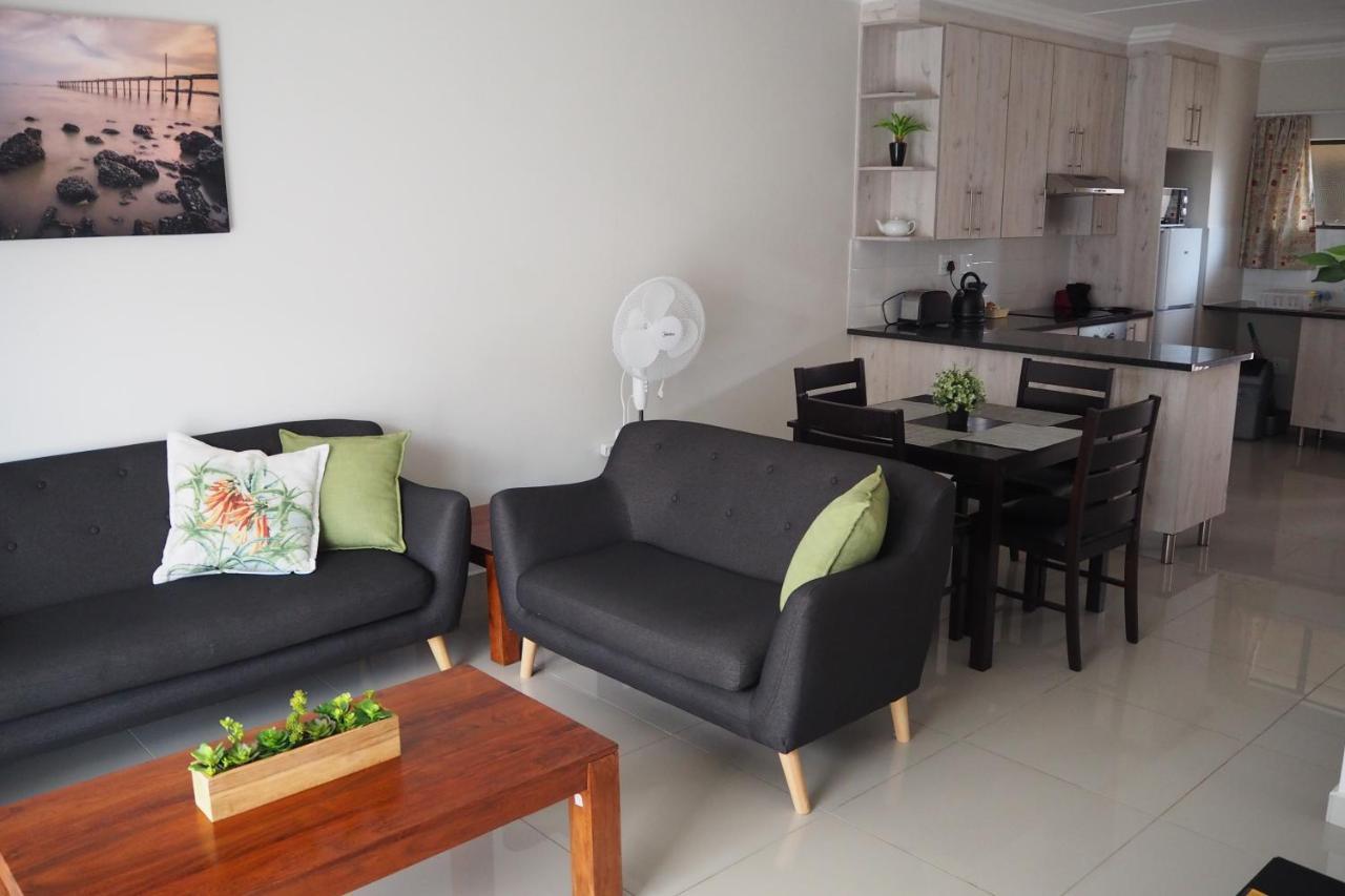 Or Tambo Self Catering Apartments, The Willows Boksburg Kültér fotó