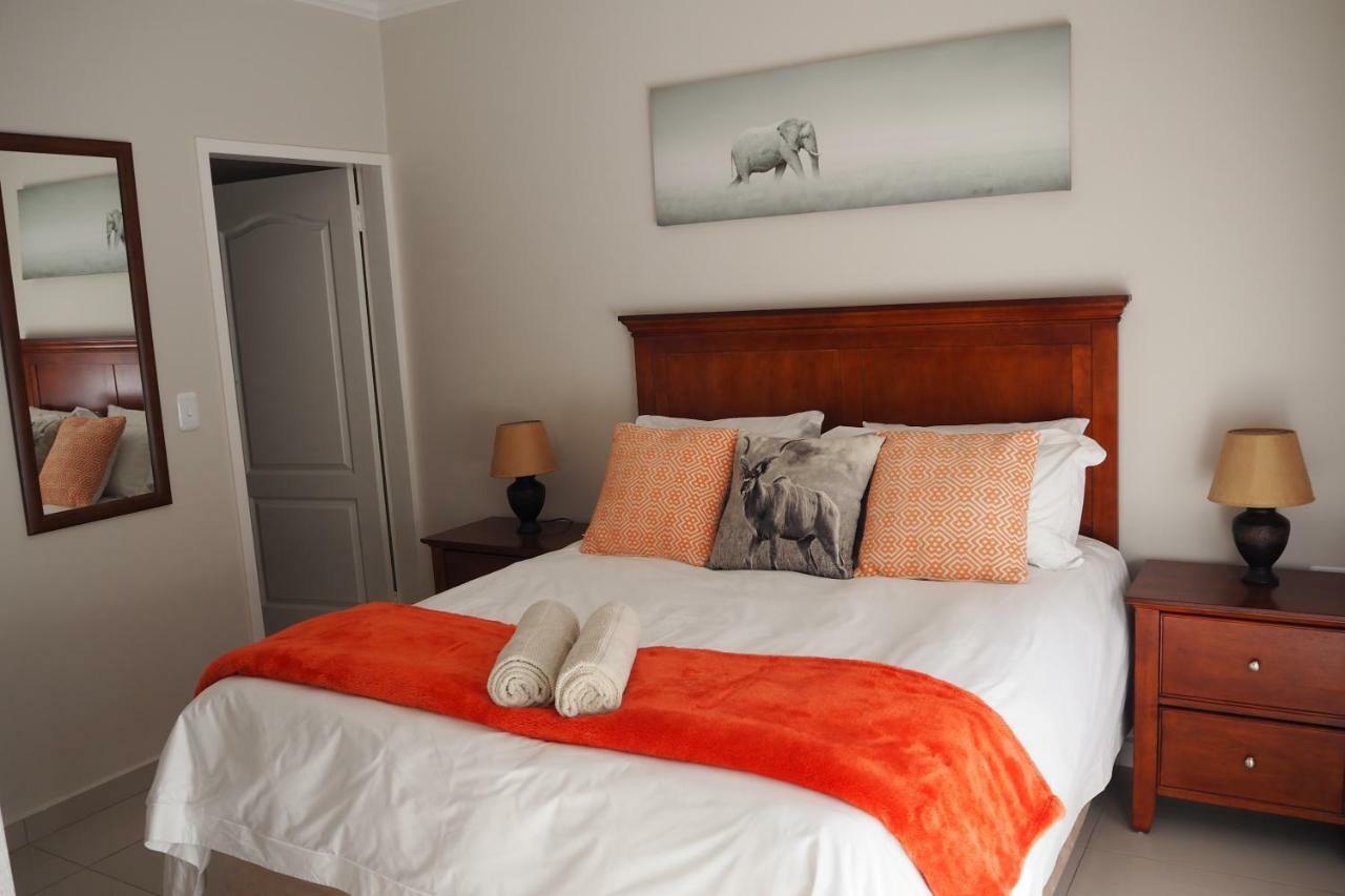 Or Tambo Self Catering Apartments, The Willows Boksburg Kültér fotó
