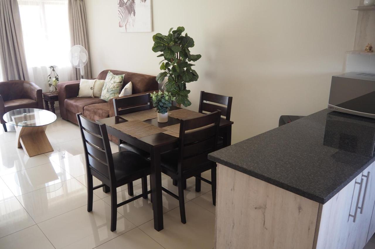 Or Tambo Self Catering Apartments, The Willows Boksburg Kültér fotó